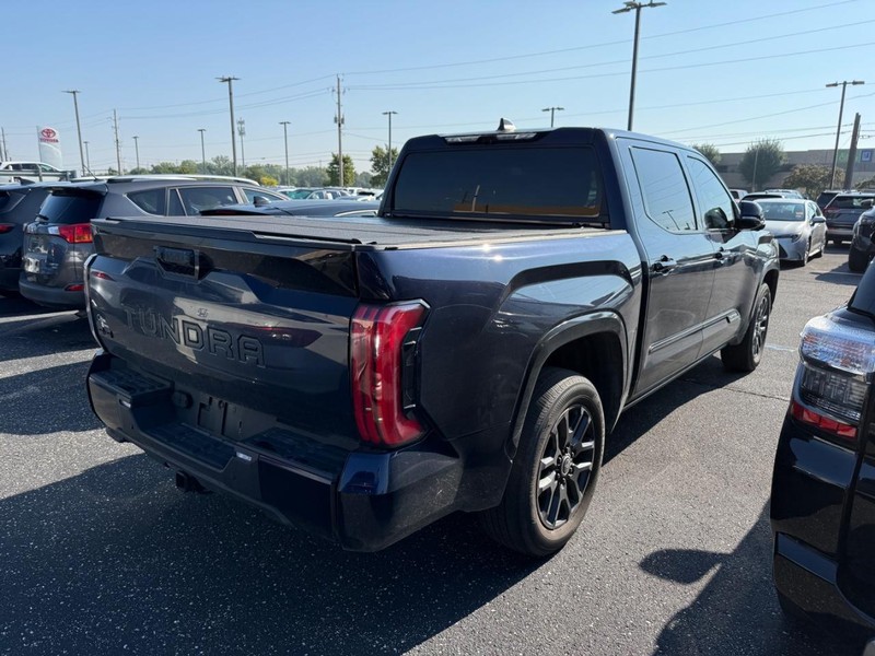 Toyota Tundra 4WD Vehicle Image 04