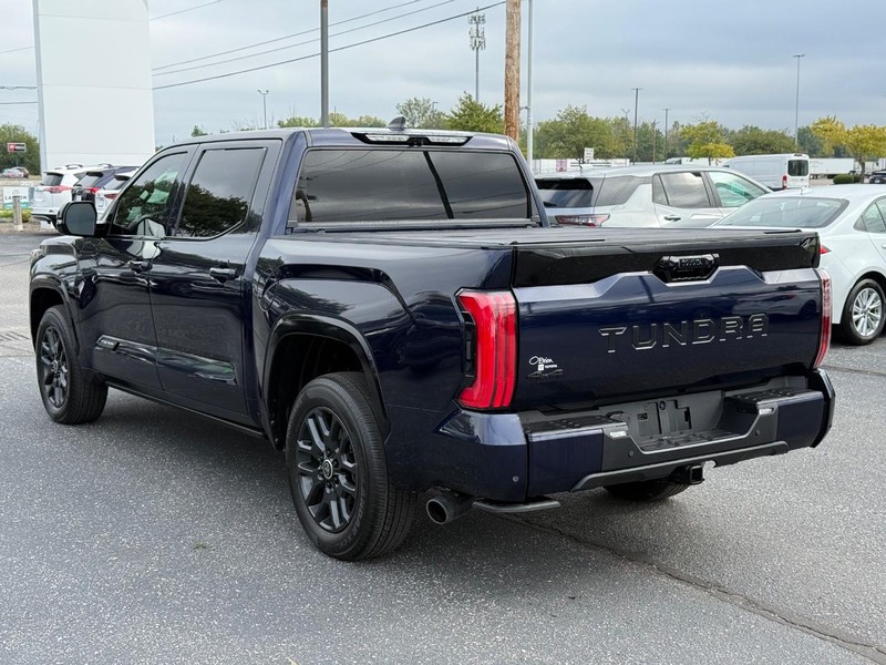 Toyota Tundra 4WD Vehicle Image 05