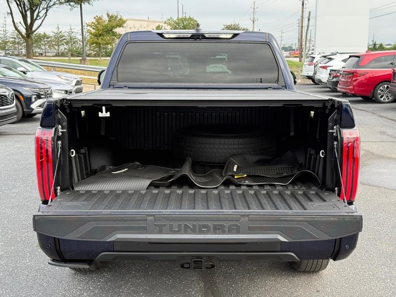 Toyota Tundra 4WD Vehicle Image 07