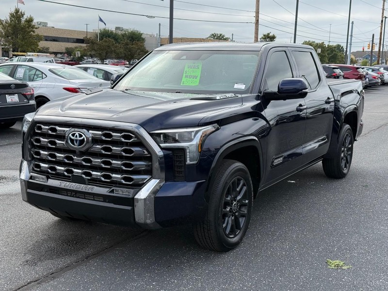 Toyota Tundra 4WD Vehicle Image 08
