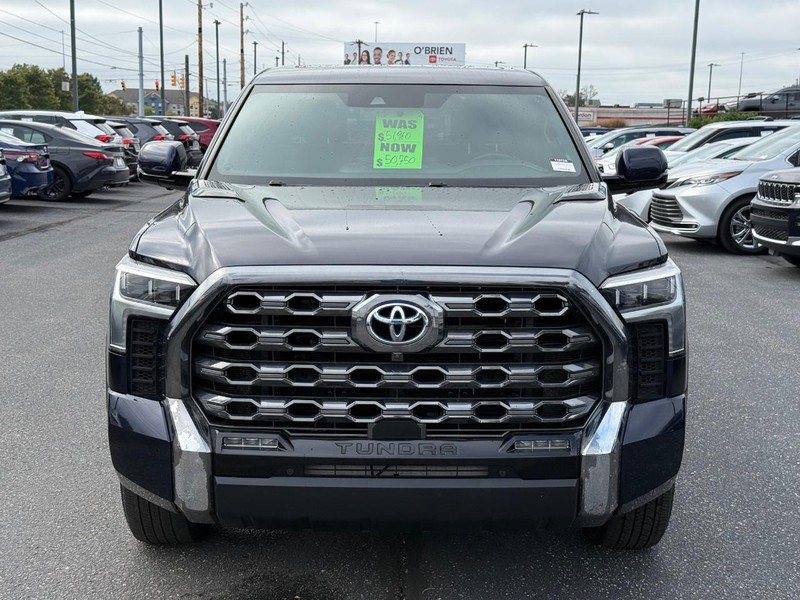 Toyota Tundra 4WD Vehicle Image 09