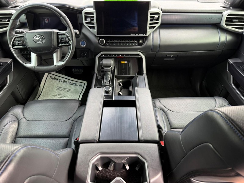 Toyota Tundra 4WD Vehicle Image 11