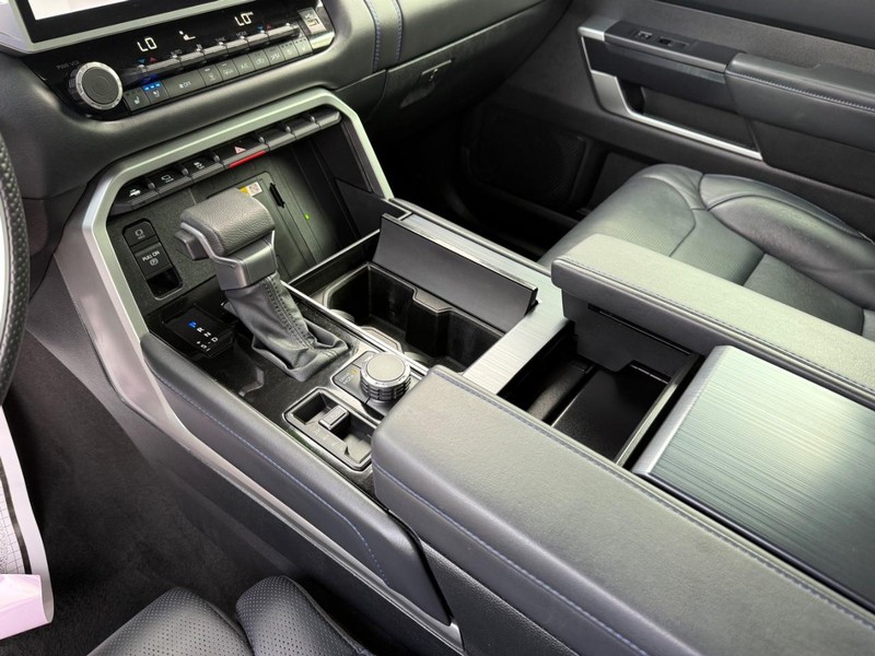 Toyota Tundra 4WD Vehicle Image 19