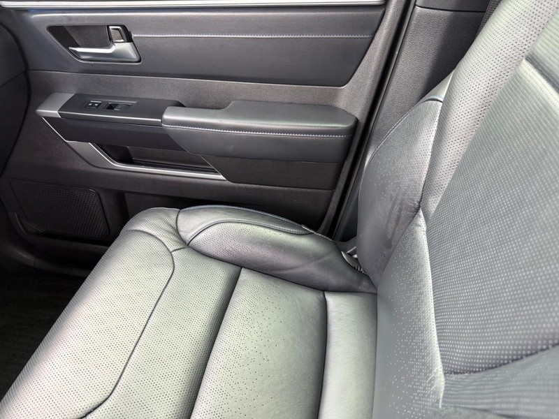 Toyota Tundra 4WD Vehicle Image 20