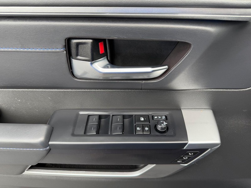 Toyota Tundra 4WD Vehicle Image 24