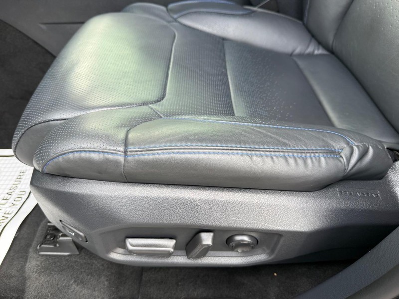 Toyota Tundra 4WD Vehicle Image 25