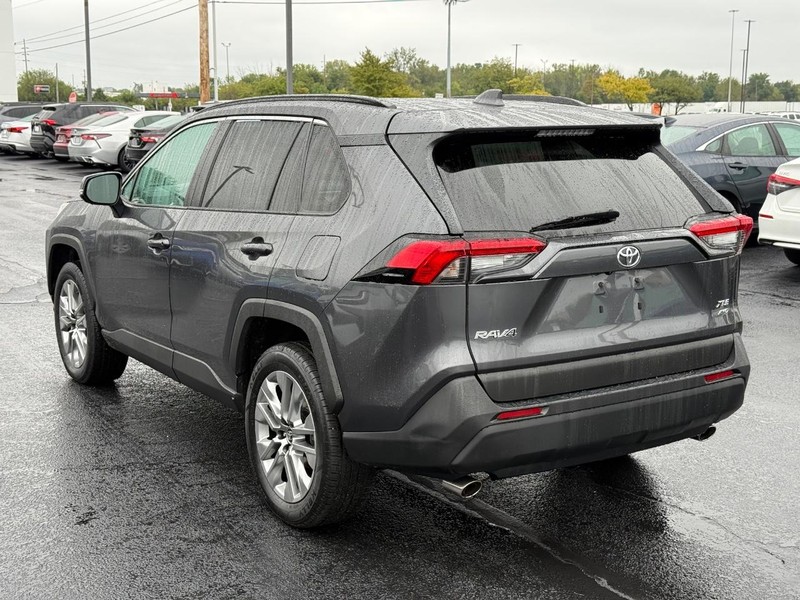 Toyota RAV4 Vehicle Image 05