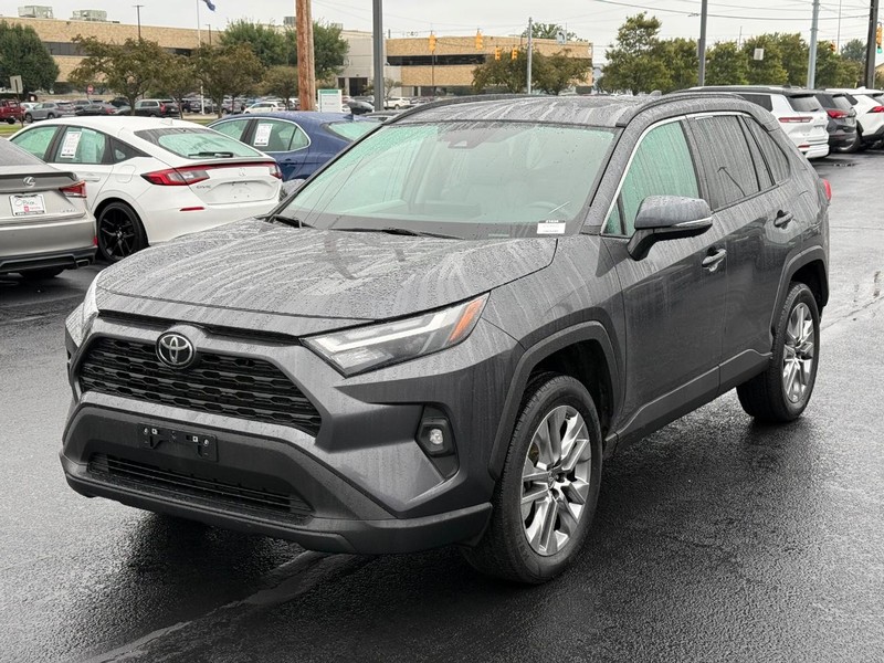 Toyota RAV4 Vehicle Image 09