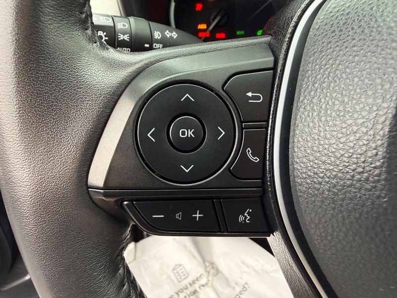 Toyota RAV4 Vehicle Image 15