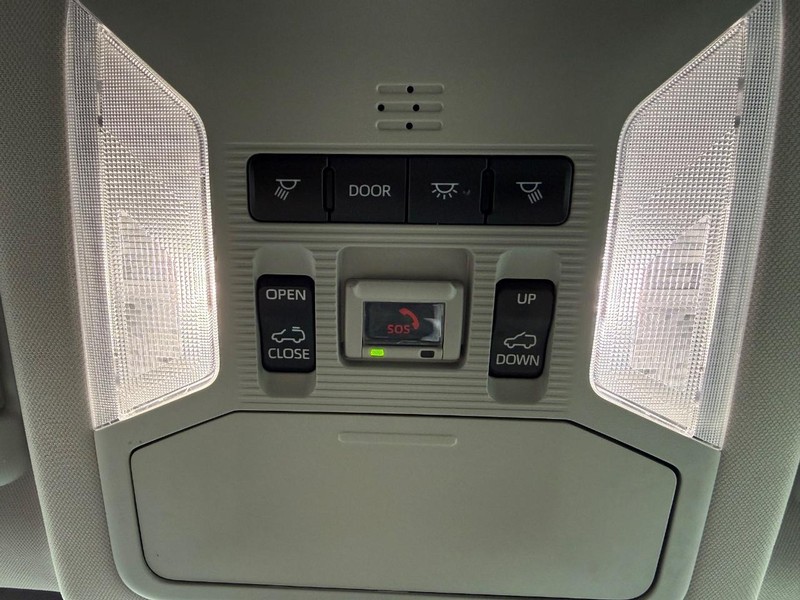 Toyota RAV4 Vehicle Image 24
