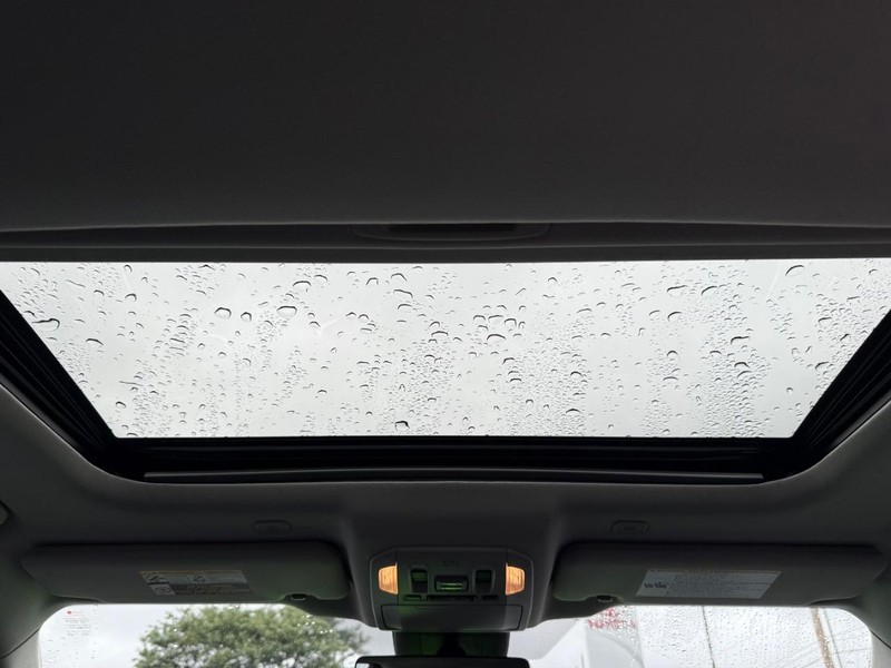 Toyota Highlander Vehicle Image 13