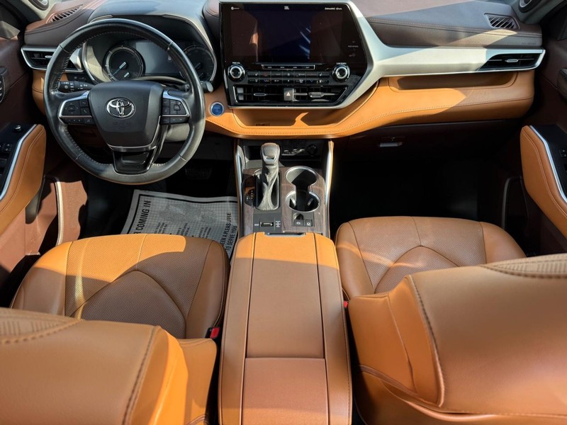 Toyota Highlander Vehicle Image 14