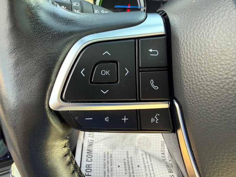 Toyota Highlander Vehicle Image 16