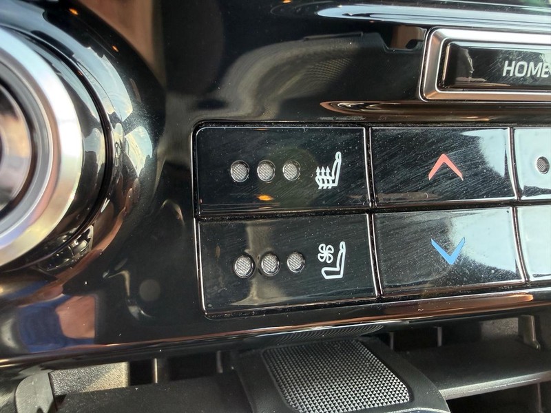 Toyota Highlander Vehicle Image 19