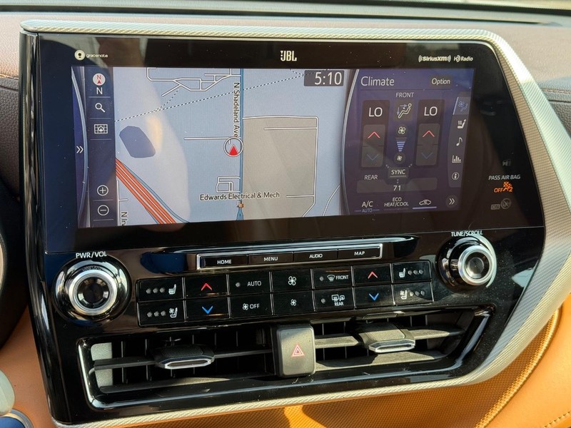 Toyota Highlander Vehicle Image 20