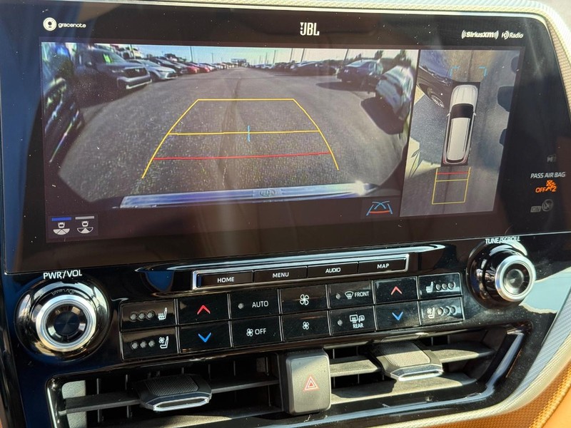 Toyota Highlander Vehicle Image 21