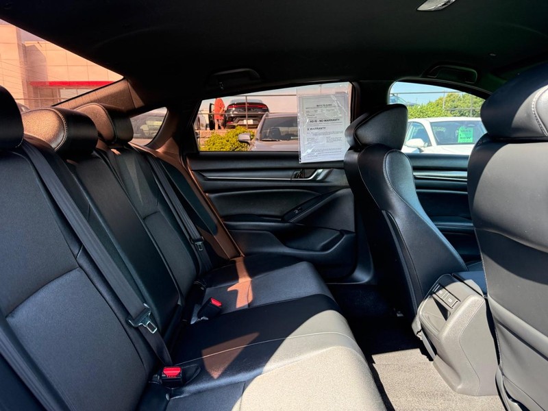 Honda Accord Sedan Vehicle Image 10
