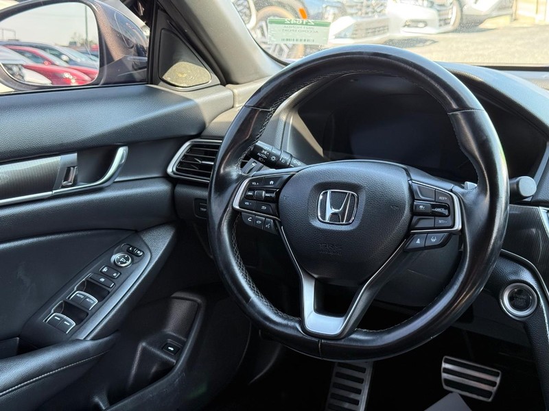 Honda Accord Sedan Vehicle Image 12