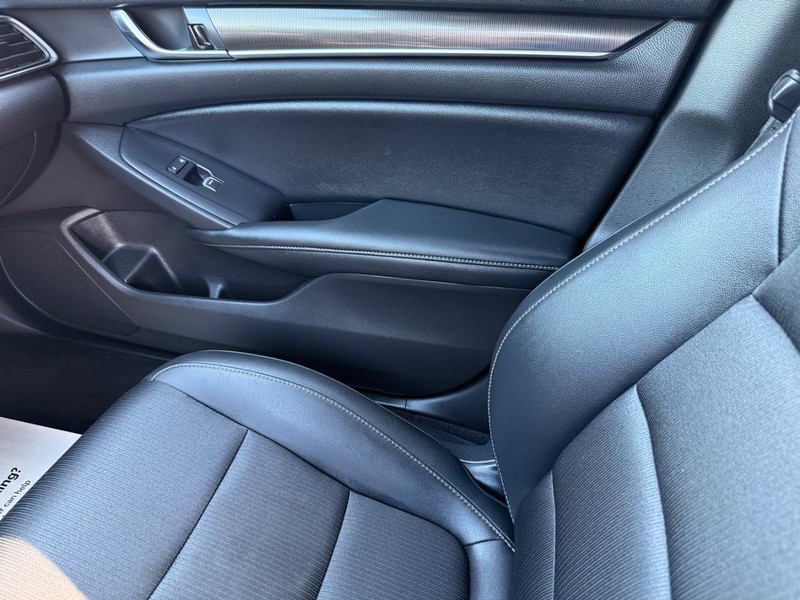 Honda Accord Sedan Vehicle Image 20