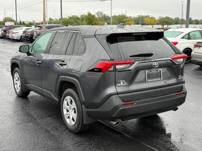 Toyota RAV4 Vehicle Image 05