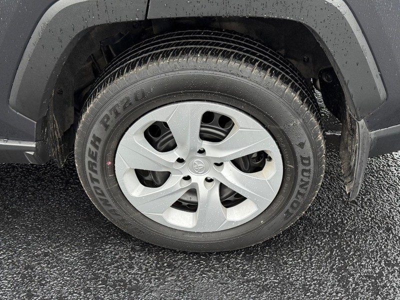 Toyota RAV4 Vehicle Image 06
