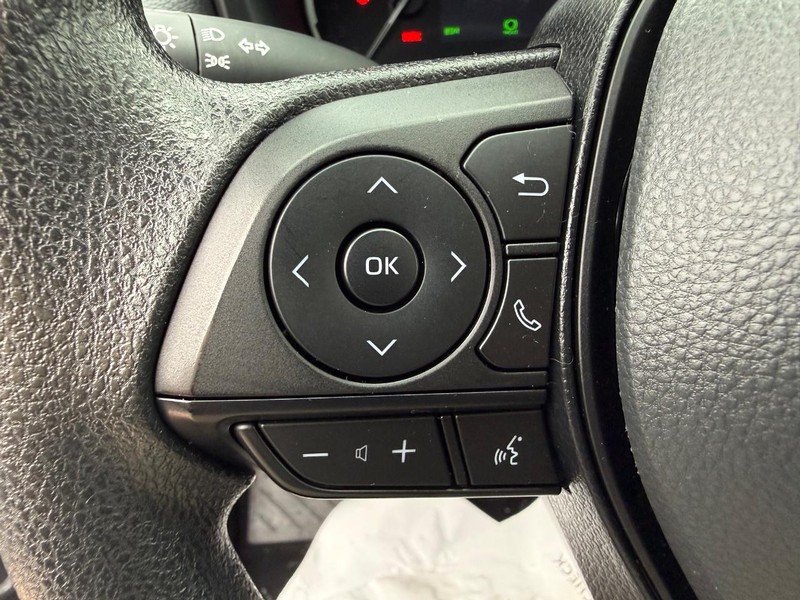 Toyota RAV4 Vehicle Image 13