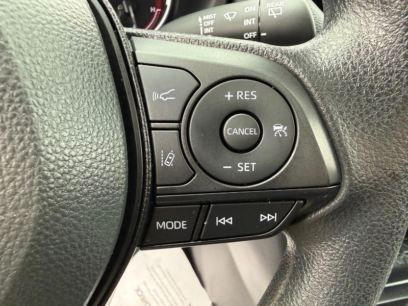 Toyota RAV4 Vehicle Image 14