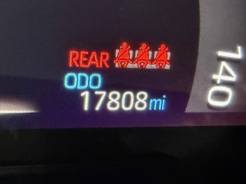Toyota RAV4 Vehicle Image 21