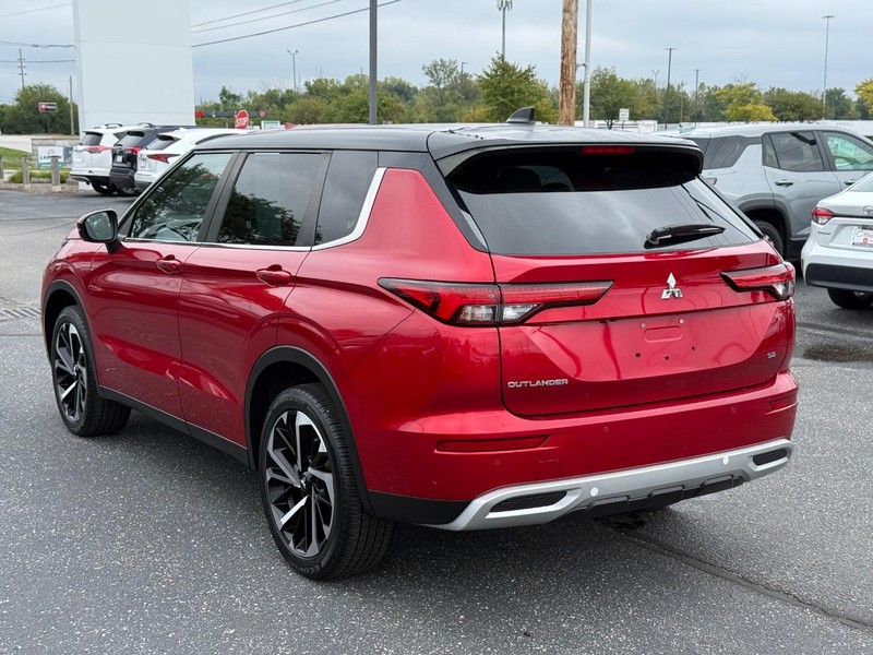 Mitsubishi Outlander Vehicle Image 05