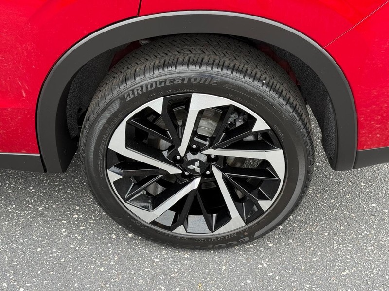 Mitsubishi Outlander Vehicle Image 06