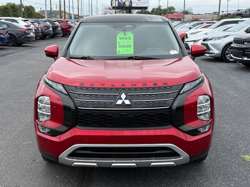 Mitsubishi Outlander Vehicle Image 10