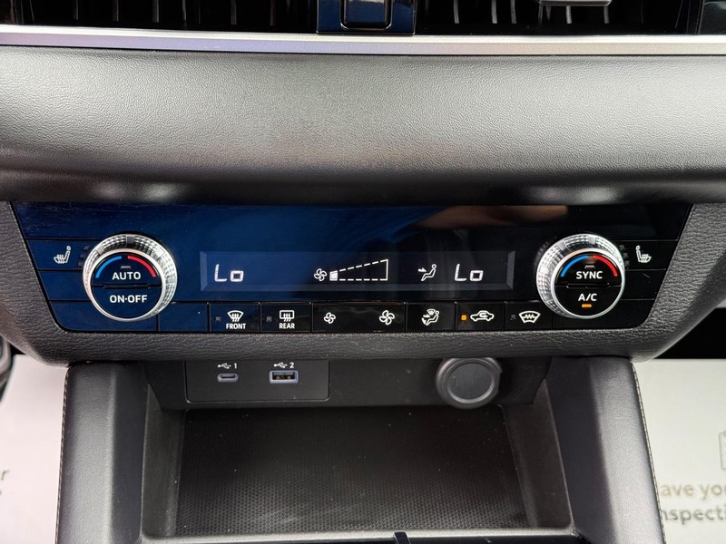 Mitsubishi Outlander Vehicle Image 20