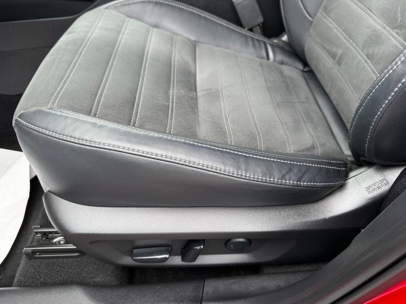 Mitsubishi Outlander Vehicle Image 26