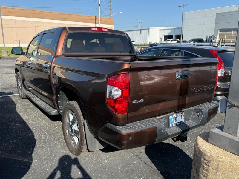 Toyota Tundra 4WD Truck Vehicle Image 03