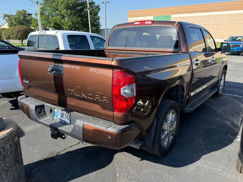 Toyota Tundra 4WD Truck Vehicle Image 04