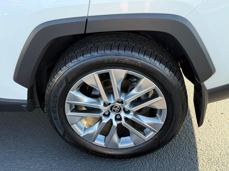 Toyota RAV4 Vehicle Image 06