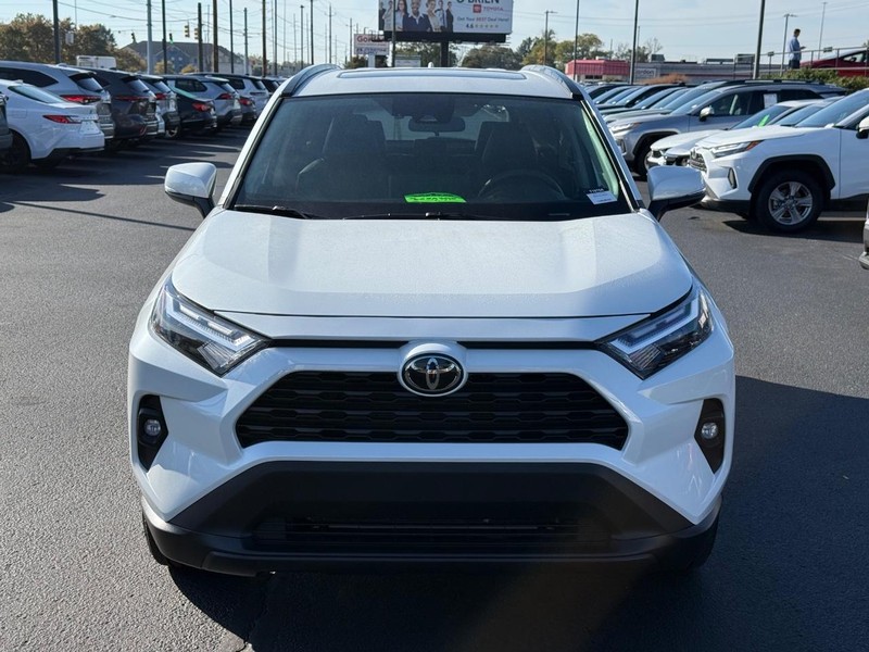 Toyota RAV4 Vehicle Image 10