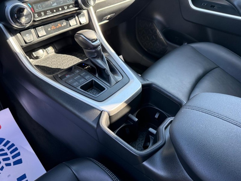 Toyota RAV4 Vehicle Image 22
