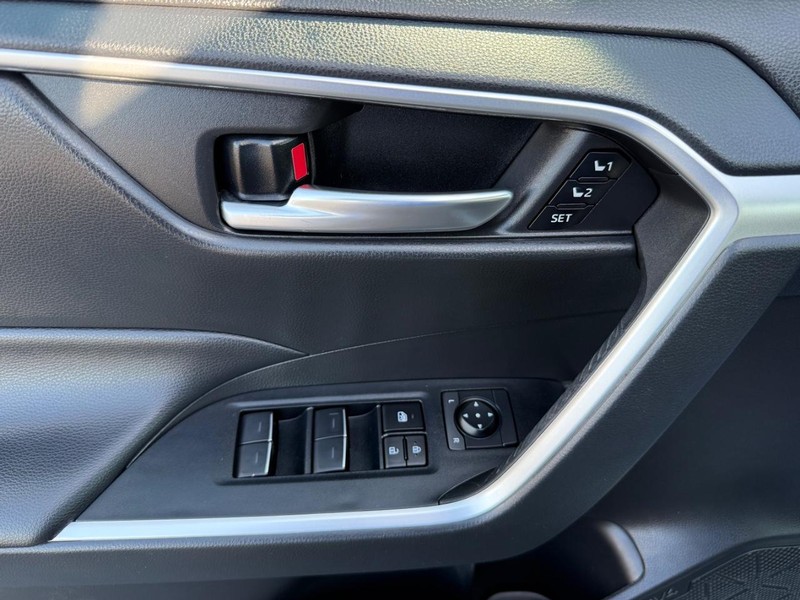 Toyota RAV4 Vehicle Image 27