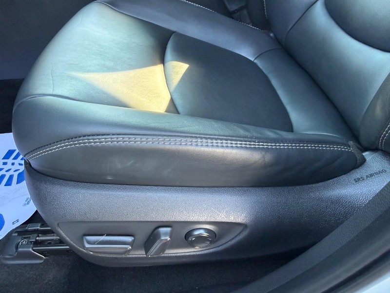 Toyota RAV4 Vehicle Image 28
