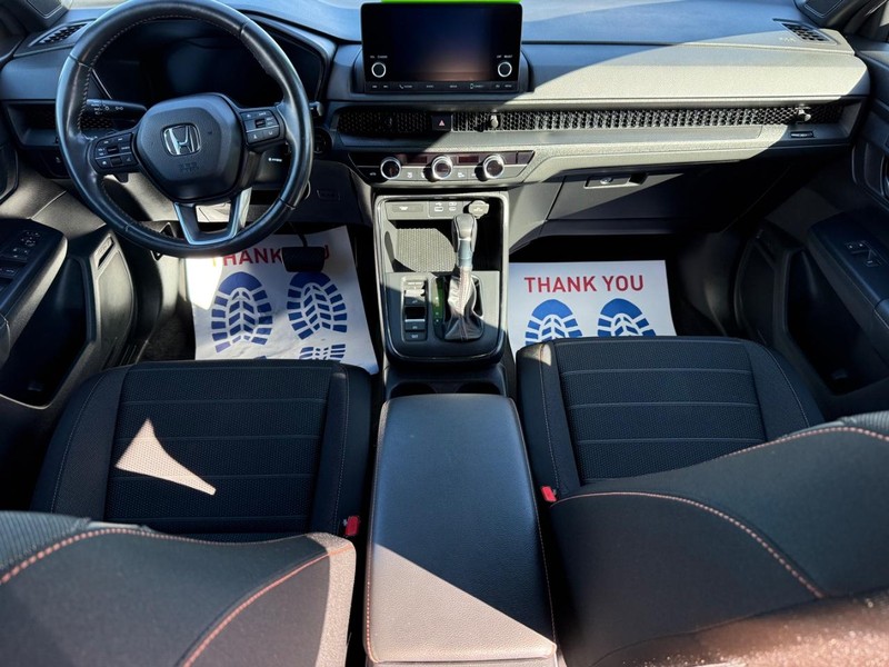Honda CR-V Hybrid Vehicle Image 12