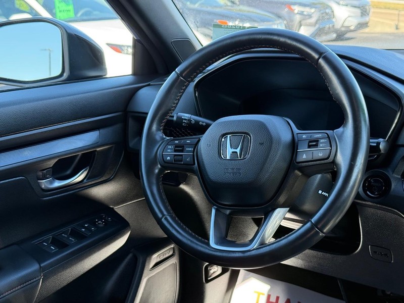 Honda CR-V Hybrid Vehicle Image 13
