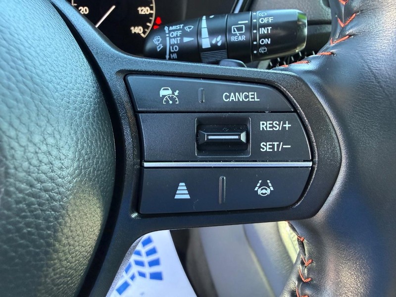 Honda CR-V Hybrid Vehicle Image 15