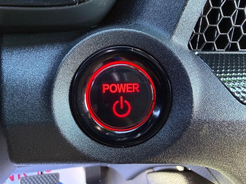 Honda CR-V Hybrid Vehicle Image 16