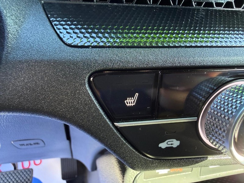 Honda CR-V Hybrid Vehicle Image 17