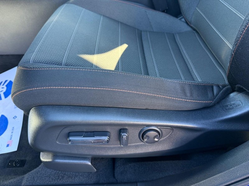 Honda CR-V Hybrid Vehicle Image 27