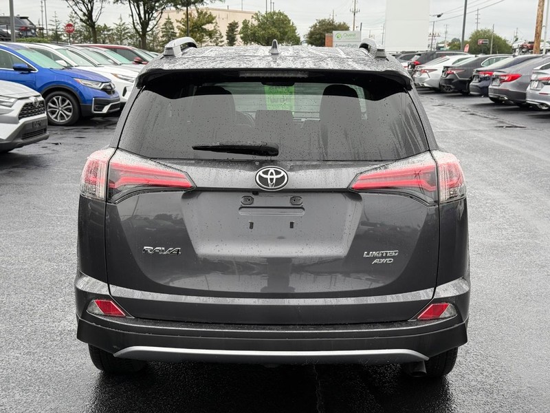 Toyota RAV4 Vehicle Image 04