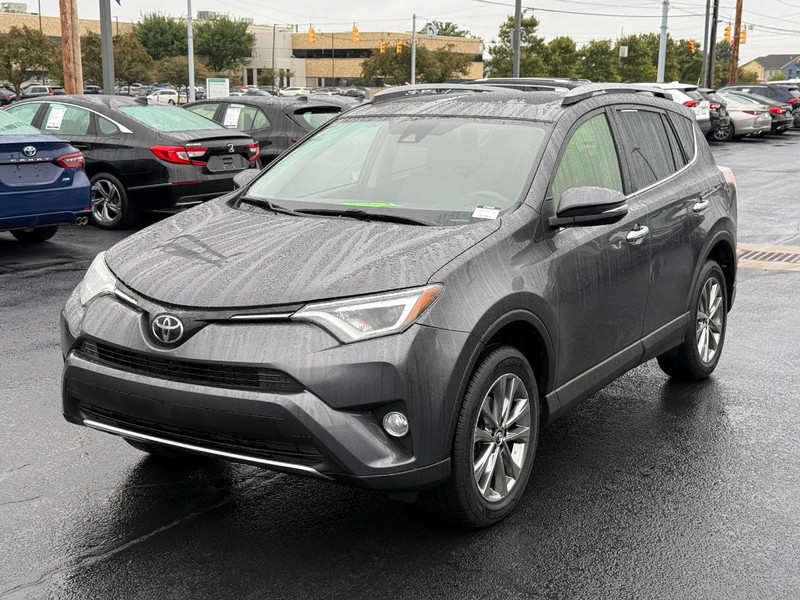 Toyota RAV4 Vehicle Image 09