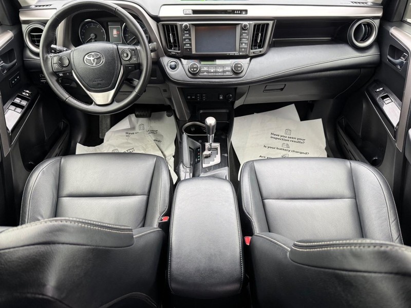Toyota RAV4 Vehicle Image 13