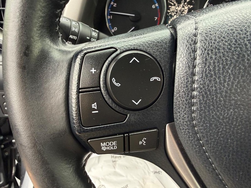 Toyota RAV4 Vehicle Image 15